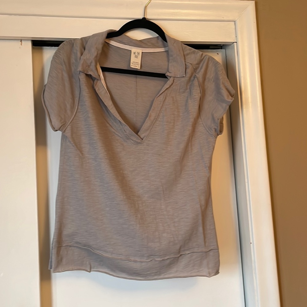 WE THE FREE gray tee small